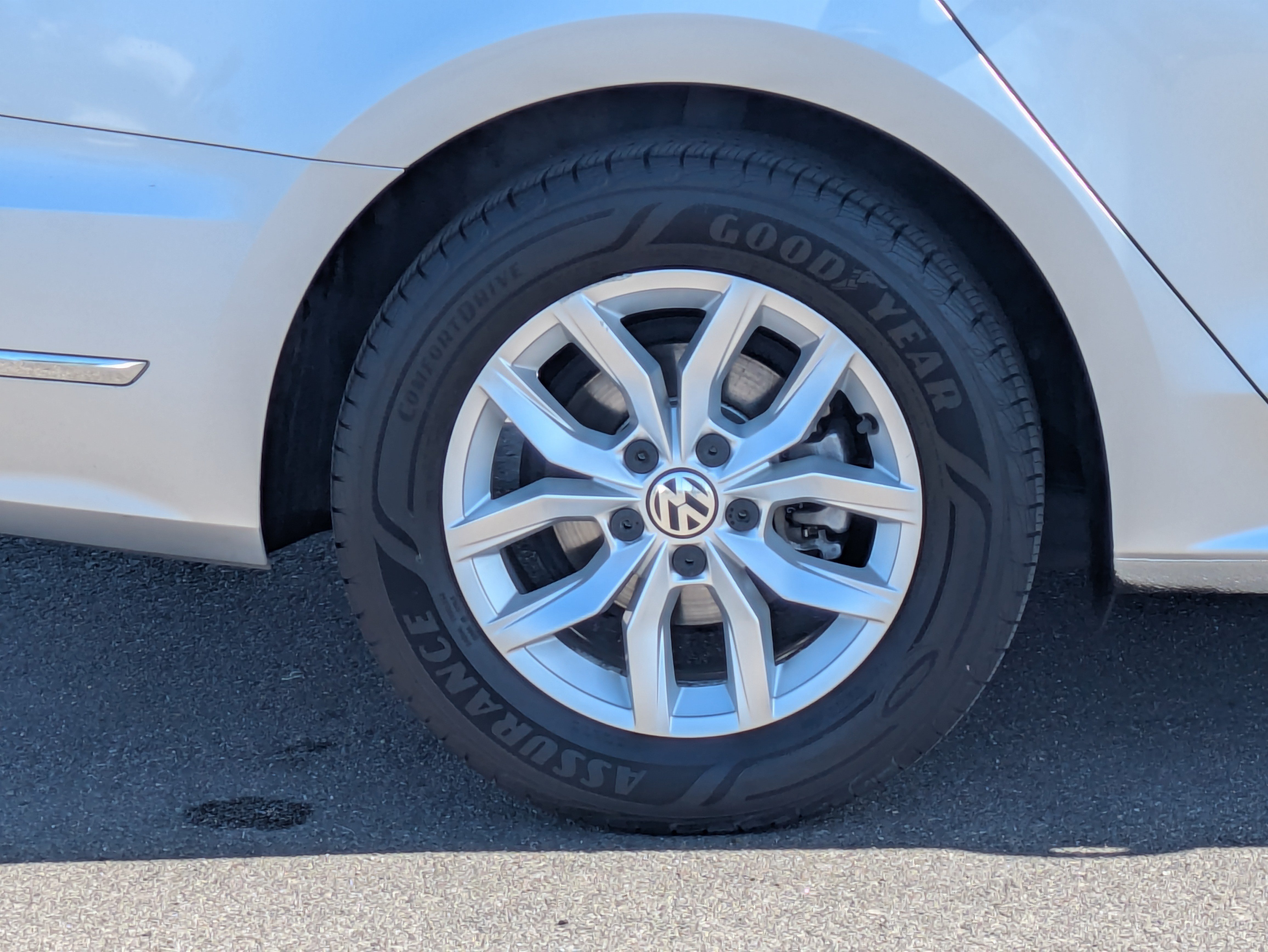 Used 2017 Volkswagen Passat 1.8T S FWD image 9