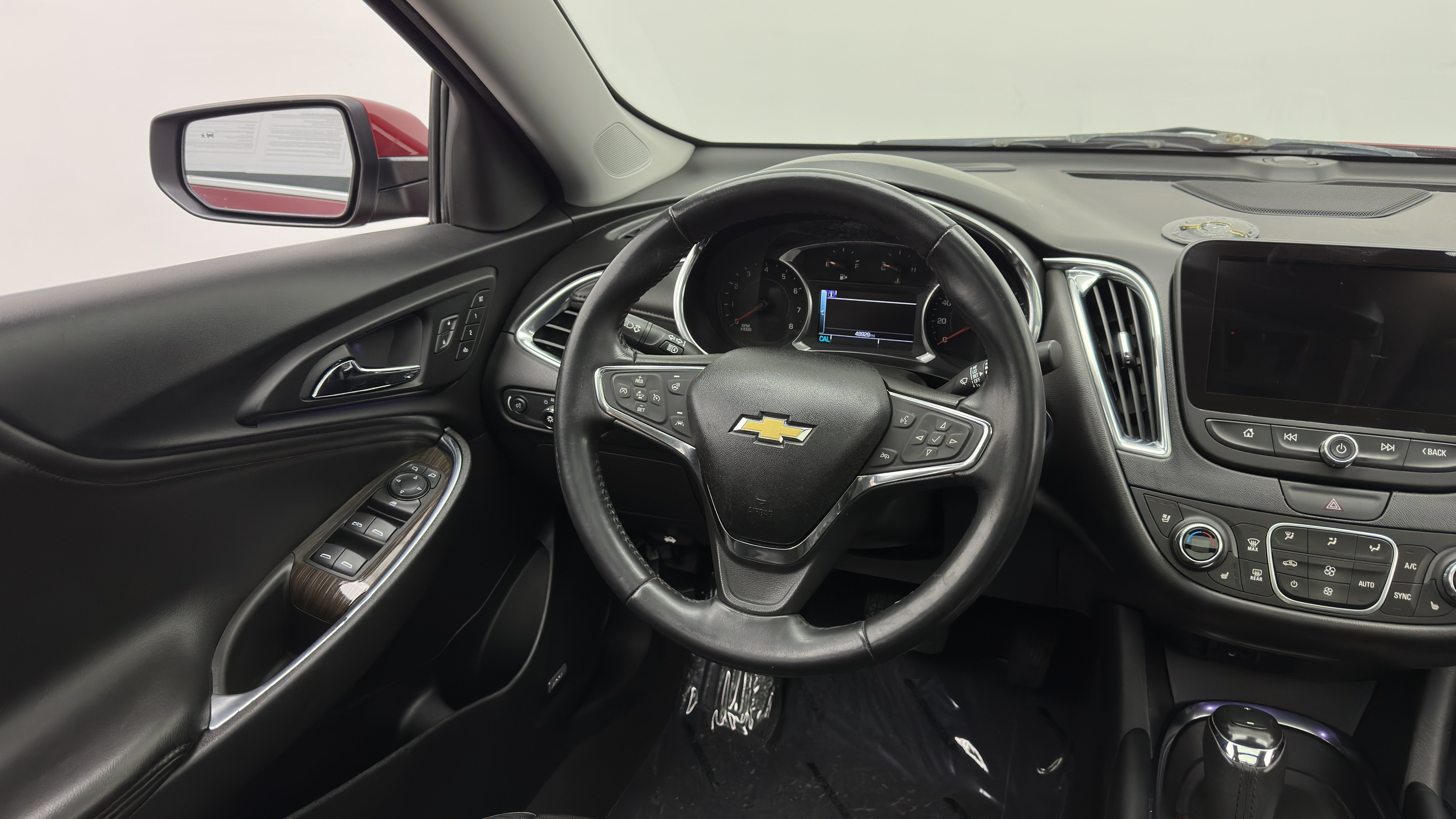 Used 2018 Chevrolet Malibu Premier w/ Premier Sun and Wheel Package FWD image 29