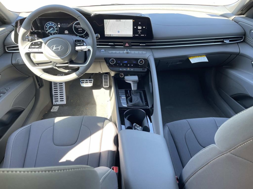New 2025 Hyundai Elantra SEL image 15