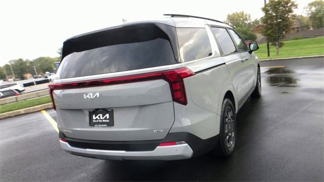 New 2026 Kia Carnival EX image 2