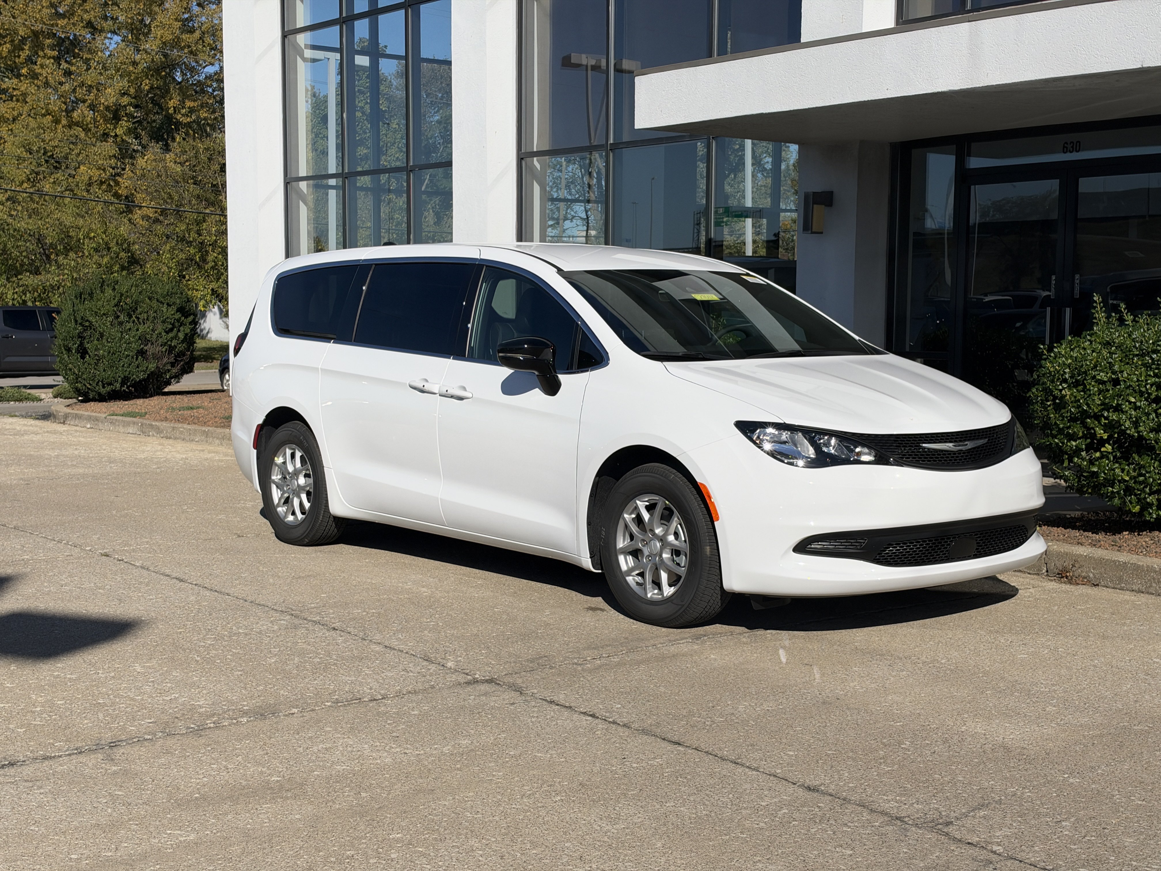 New 2027 Chrysler Pacifica LX FWD image 2