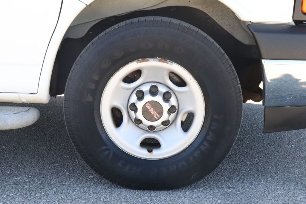 Used 2017 GMC Savana 2500 image 30