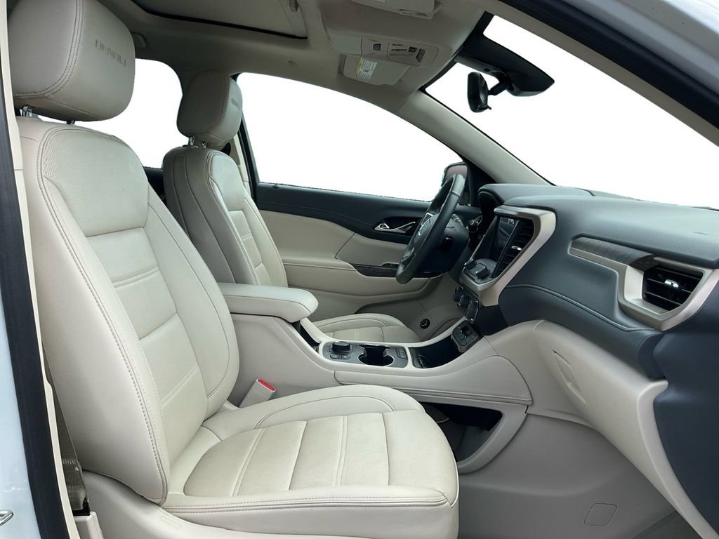 Used 2023 GMC Acadia Denali w/ Denali Ultimate Package FWD image 27