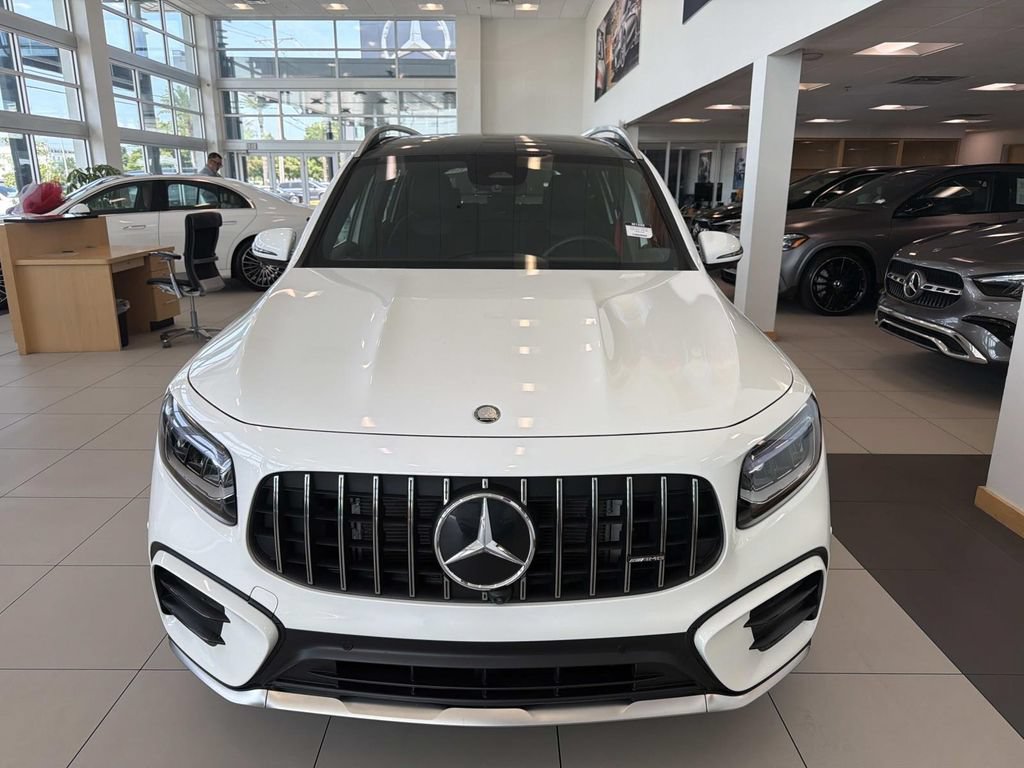 Used 2026 Mercedes-Benz GLB 35 AMG 4MATIC image 2