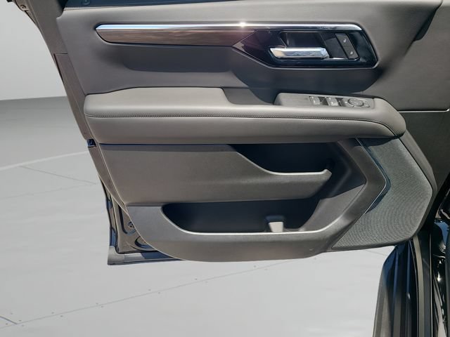 New 2026 Chevrolet Suburban LS w/ LPO, Dark Essentials Package RWD image 19