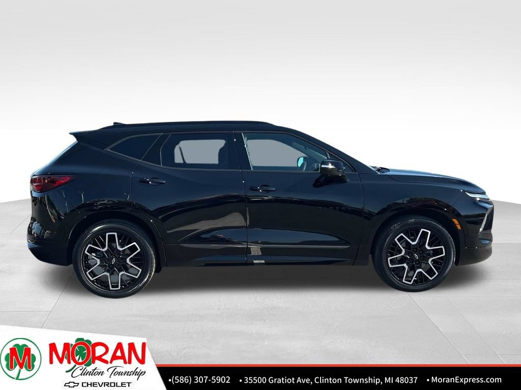 Certified 2025 Chevrolet Blazer RS w/ Driver Confidence II Package AWD/4WD image 8