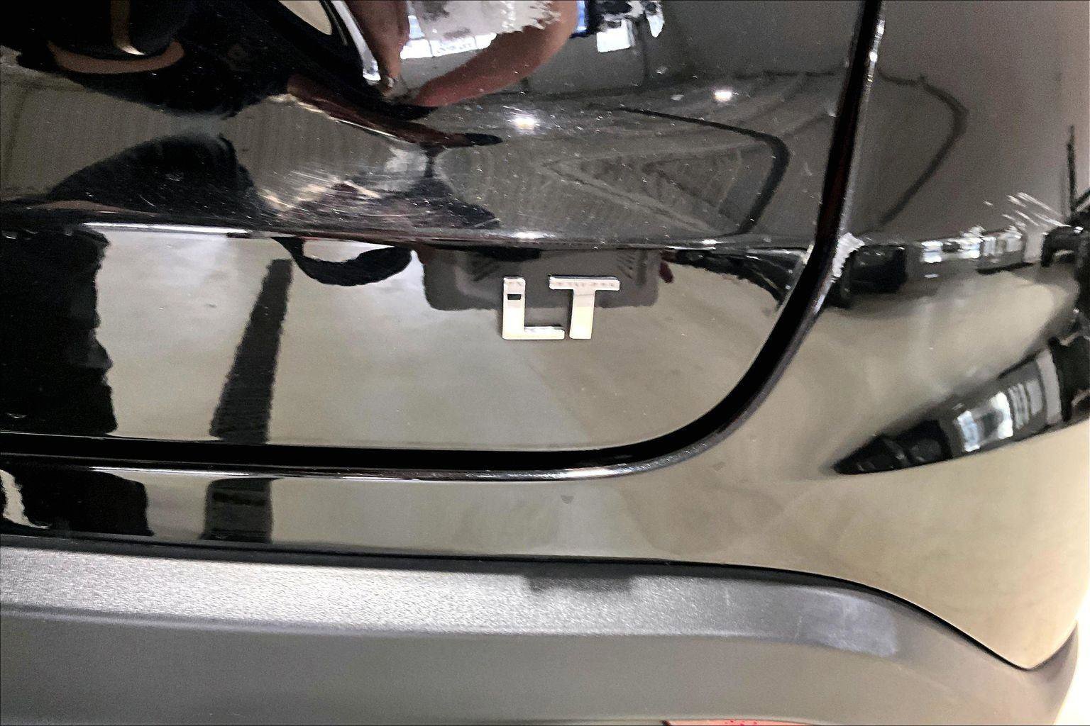 Used 2025 Chevrolet Trax LT image 9