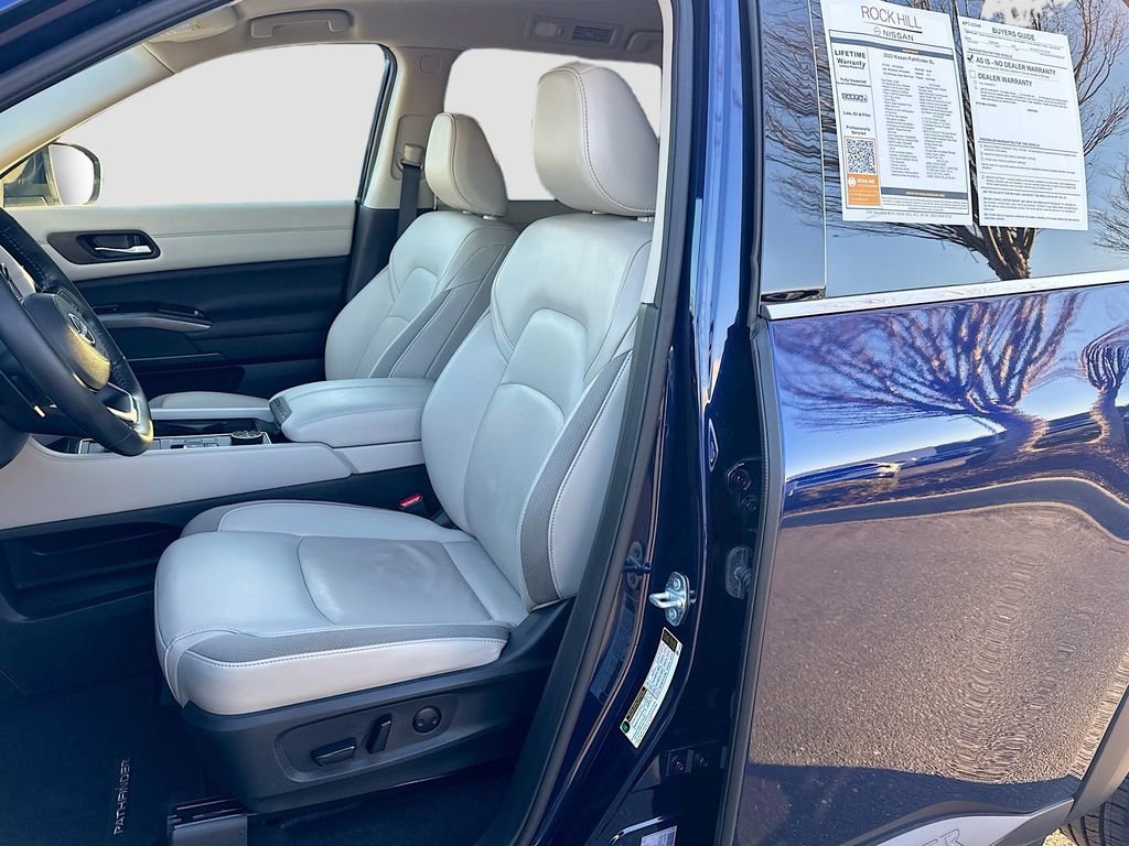 Used 2023 Nissan Pathfinder SL image 19