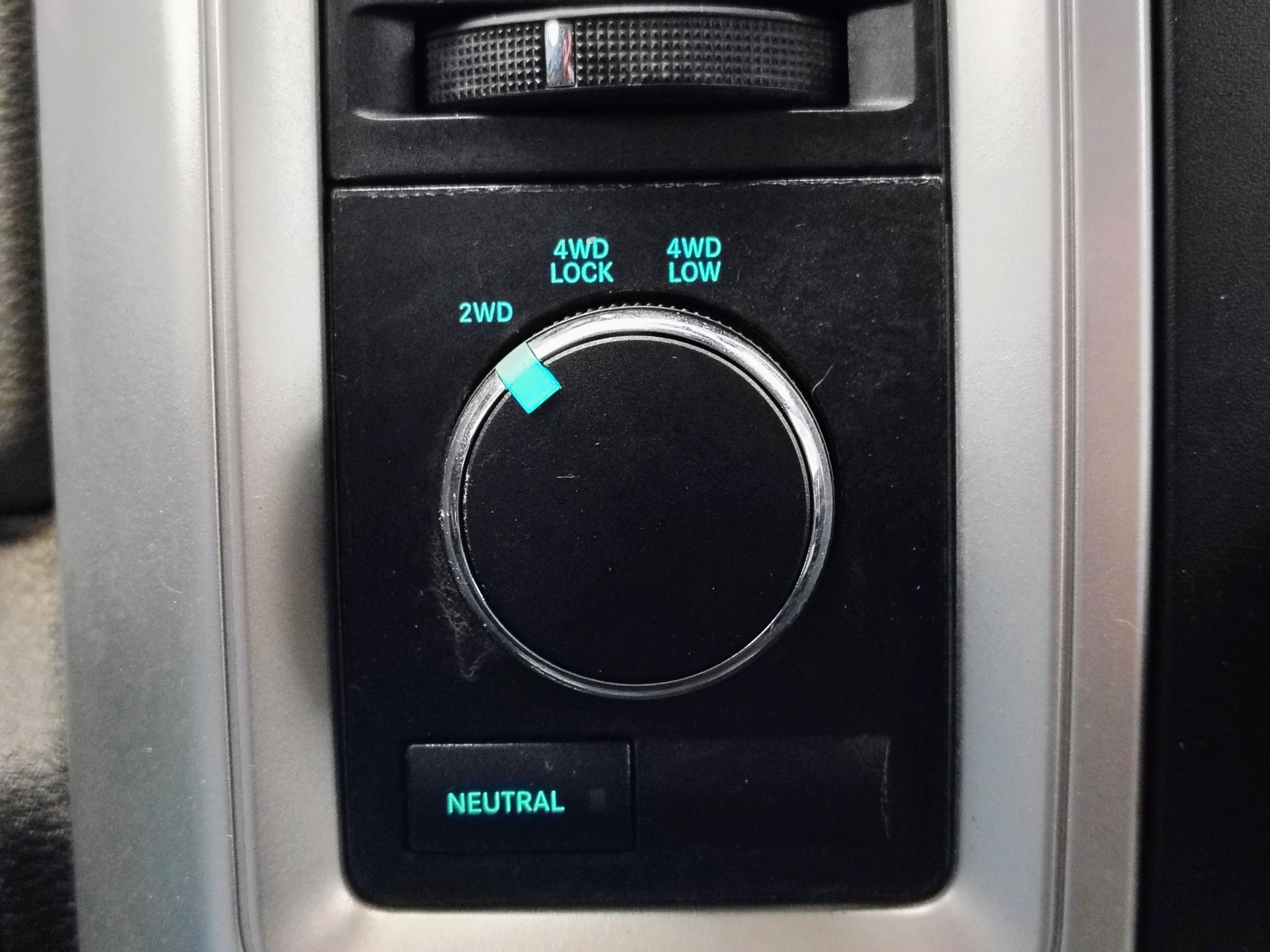 Used 2012 RAM 2500 SLT w/ Technology Group AWD/4WD image 4