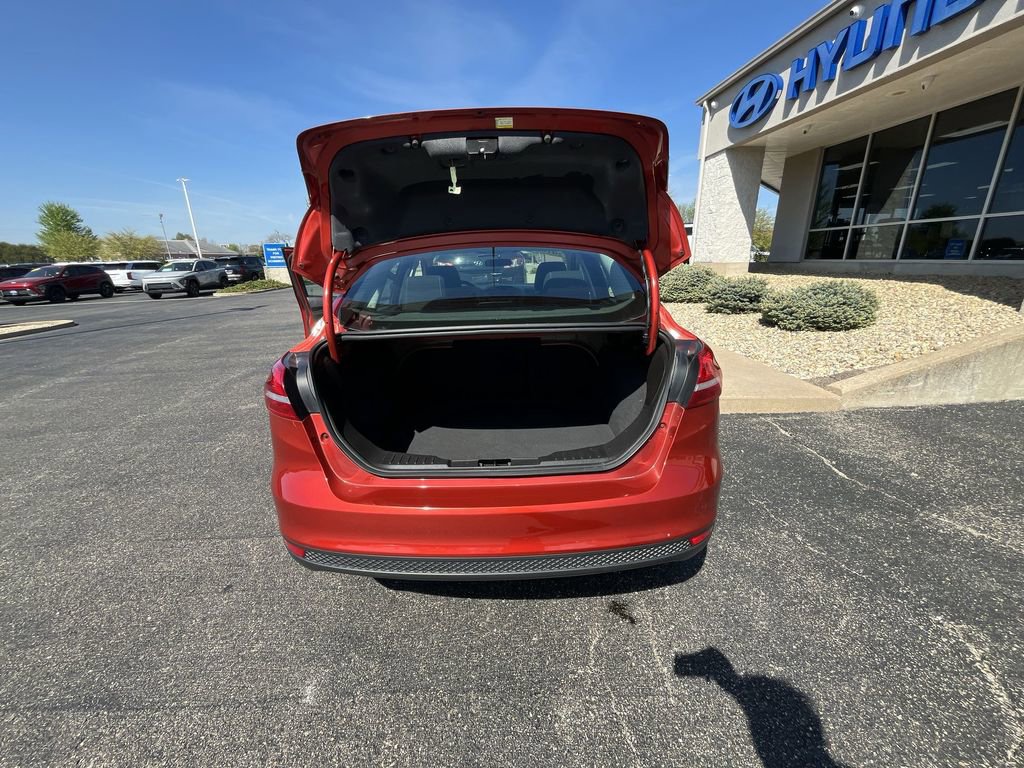 Used 2018 Ford Focus SE FWD image 18