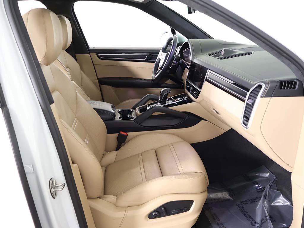 Used 2022 Porsche Cayenne GTS image 35