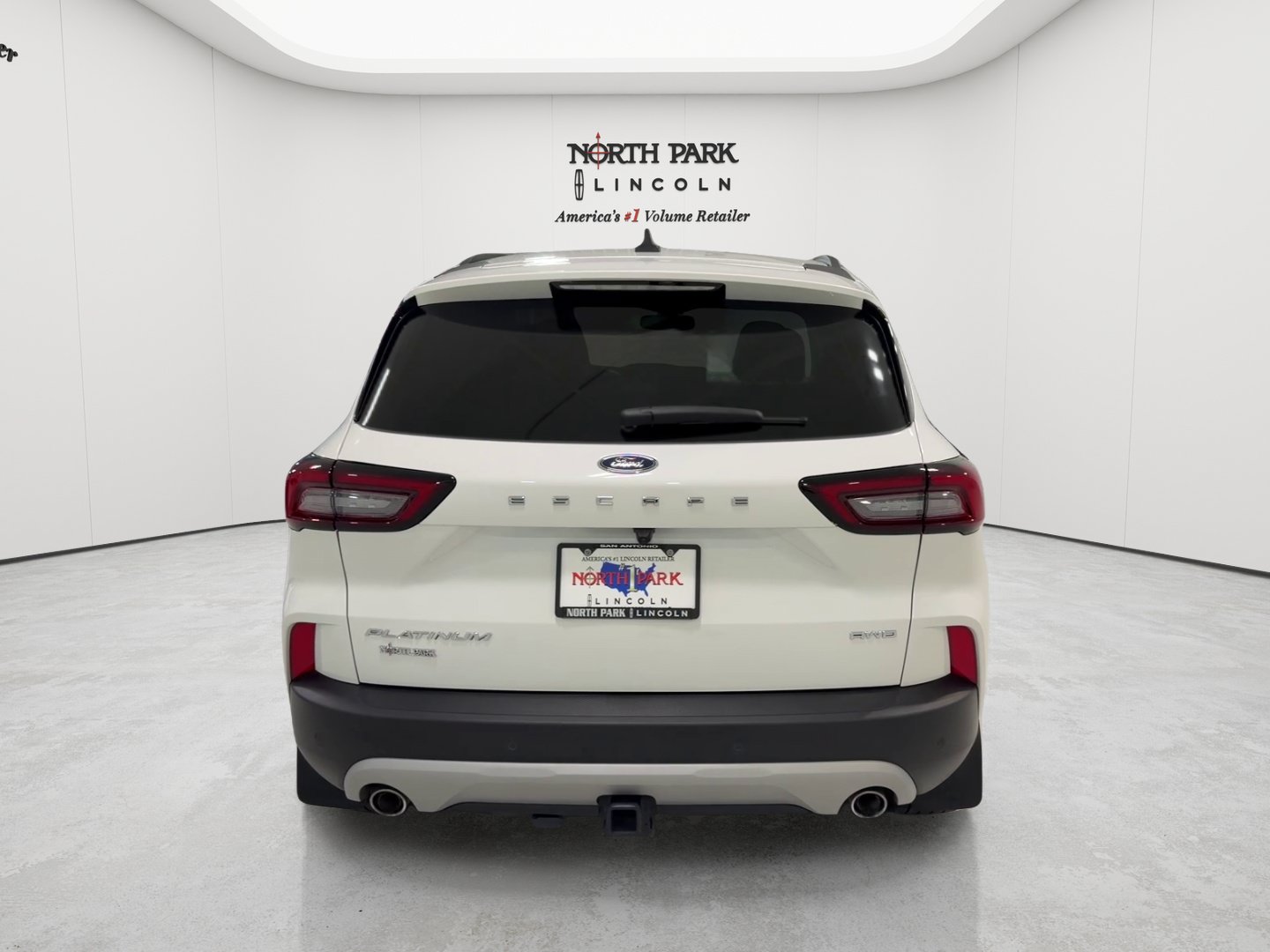 Used 2025 Ford Escape Platinum w/ Premium Technology Package AWD/4WD image 6