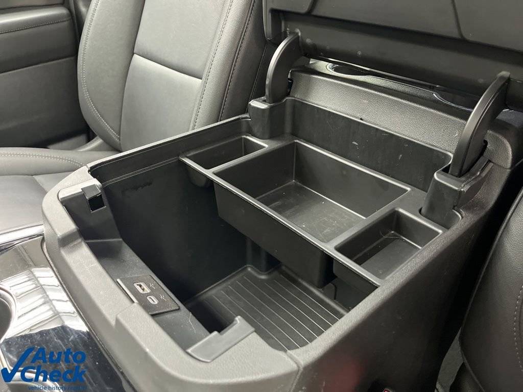 Used 2025 Chevrolet Suburban Z71 image 28