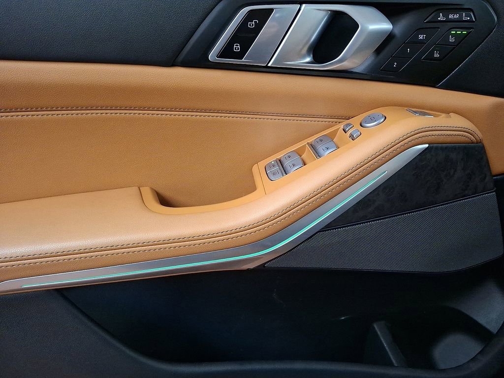 Certified 2023 BMW X7 xDrive40i w/ Executive Package image 8