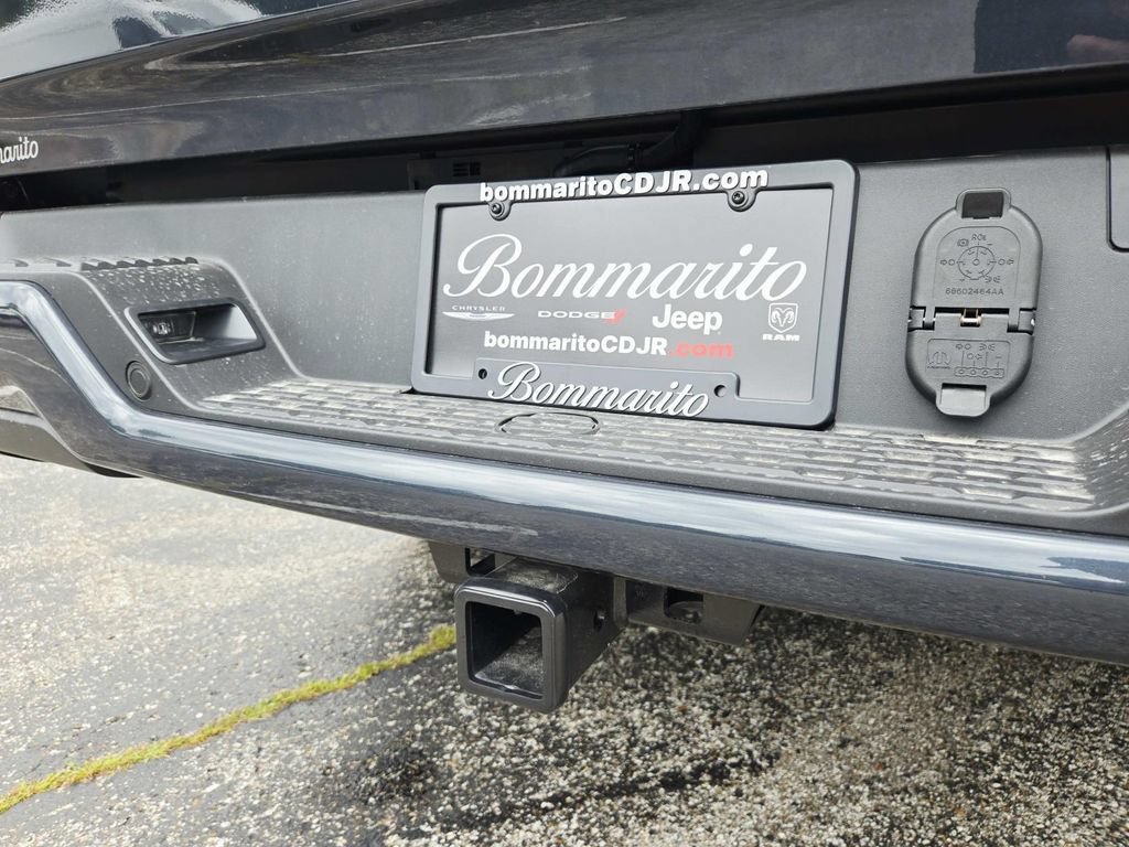 New 2026 RAM 1500 Express AWD/4WD image 10