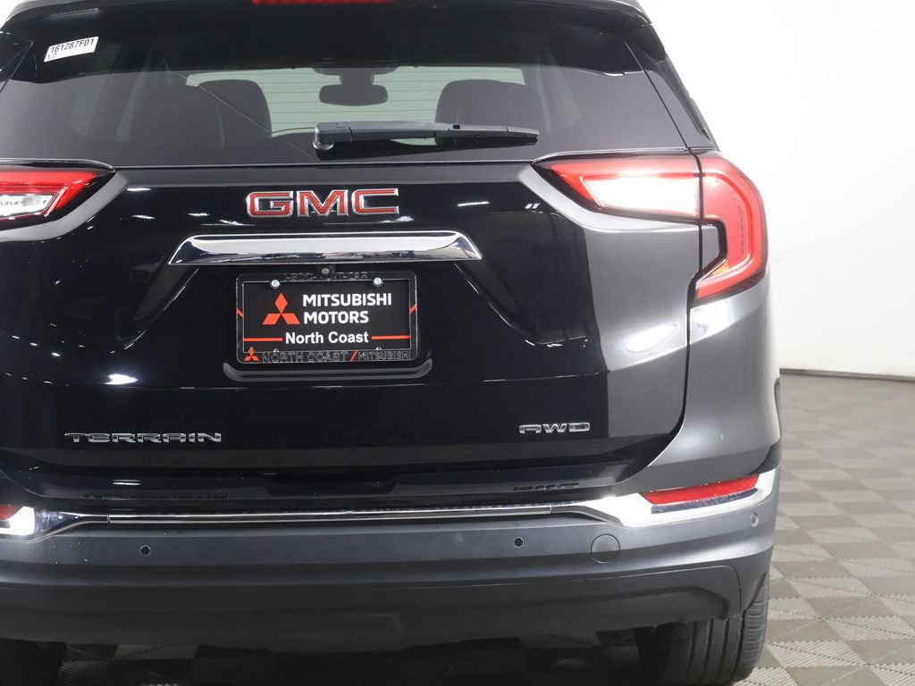 Used 2023 GMC Terrain SLT w/ Infotainment Package II AWD/4WD image 16