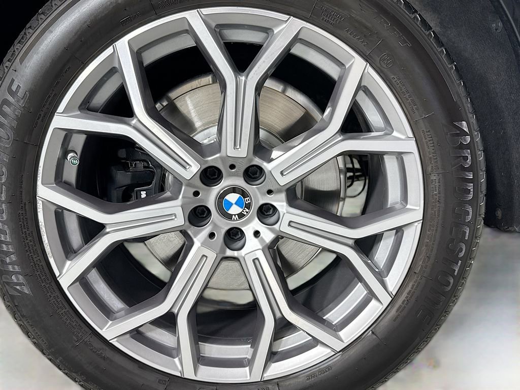 Used 2022 BMW X7 xDrive40i w/ Premium Package AWD/4WD image 31