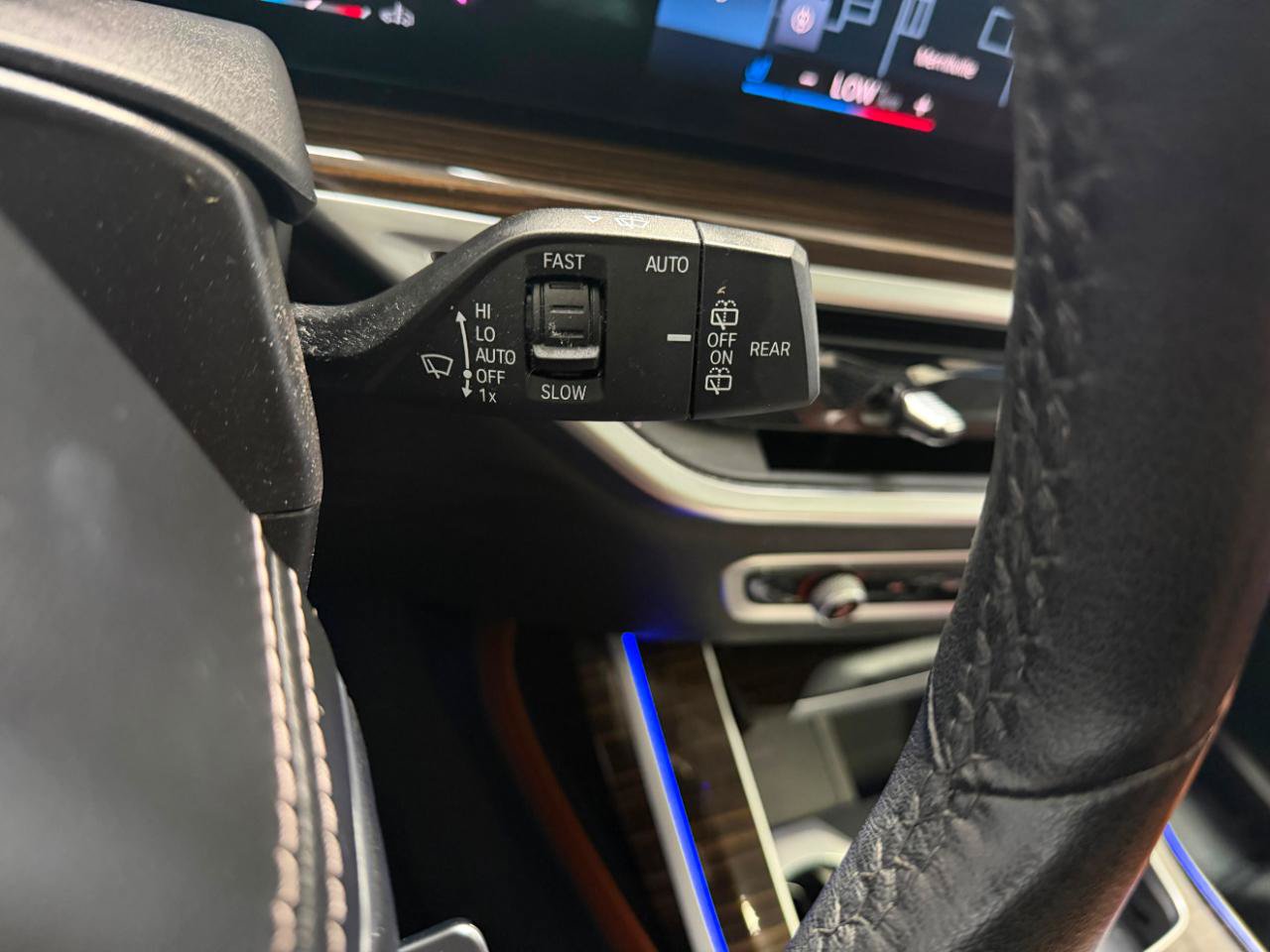 Used 2023 BMW X7 xDrive40i AWD/4WD image 34