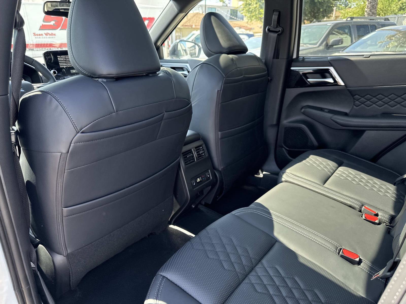 New 2025 Mitsubishi Outlander SEL image 12