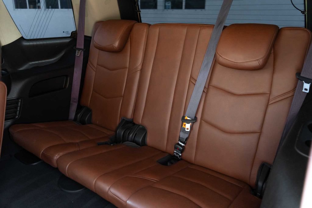 Used 2017 Cadillac Escalade Premium Luxury RWD image 17