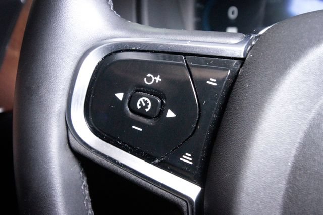 Certified 2025 Volvo XC90 B5 Plus w/ Protection Package Premier AWD/4WD image 28