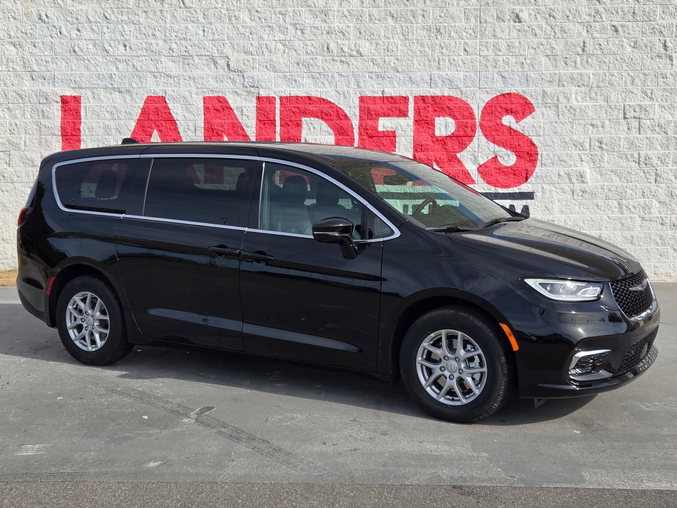 New 2026 Chrysler Pacifica Select
