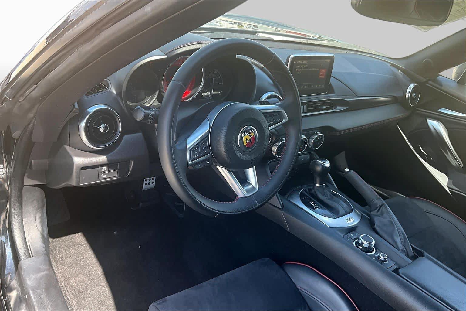 Used 2019 FIAT 124 Spider Abarth w/ Convenience Group RWD image 14