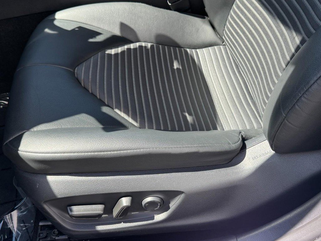 Certified 2023 Toyota Camry SE image 22
