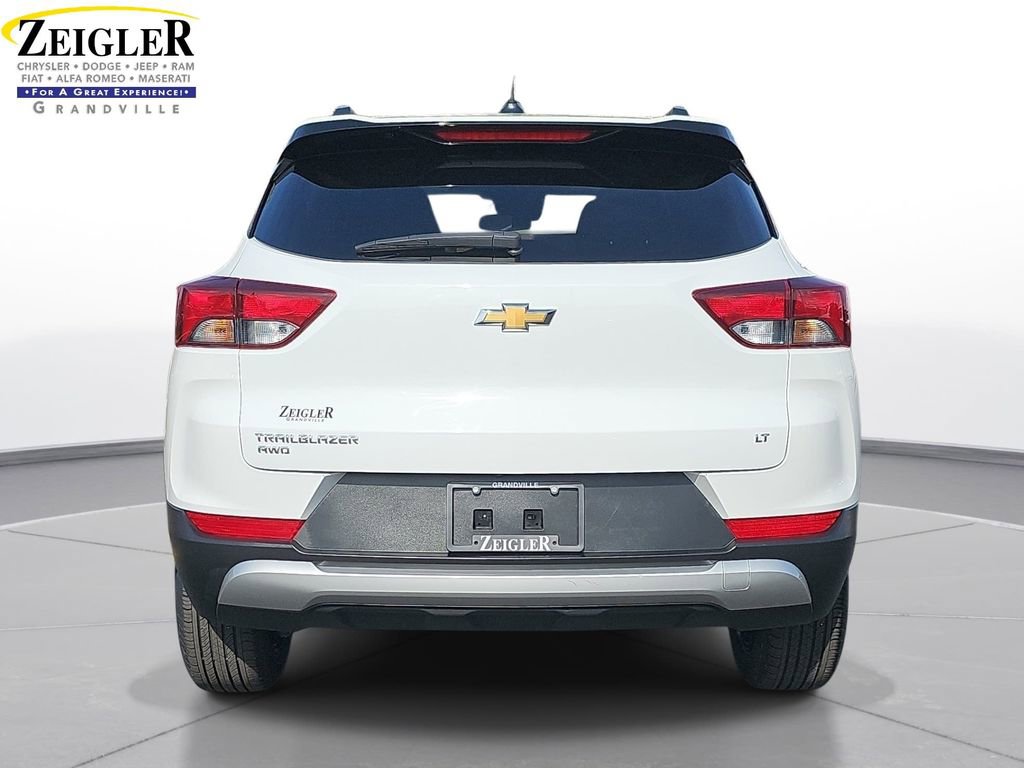 Used 2025 Chevrolet TrailBlazer LT AWD/4WD image 6