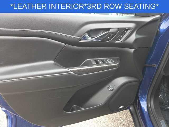 Used 2023 GMC Acadia SLT w/ Preferred Package FWD image 32