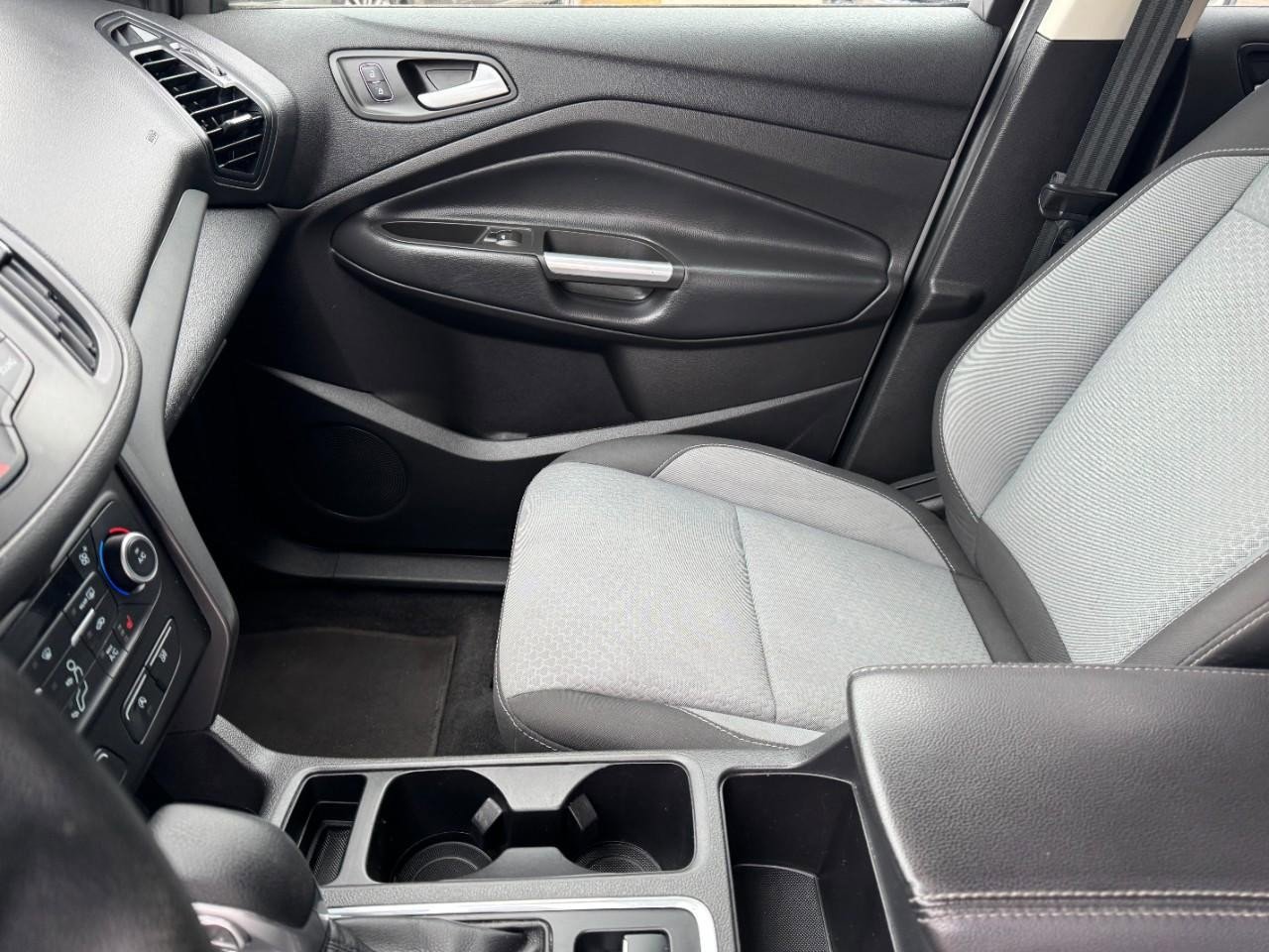 Used 2018 Ford Escape SE image 13