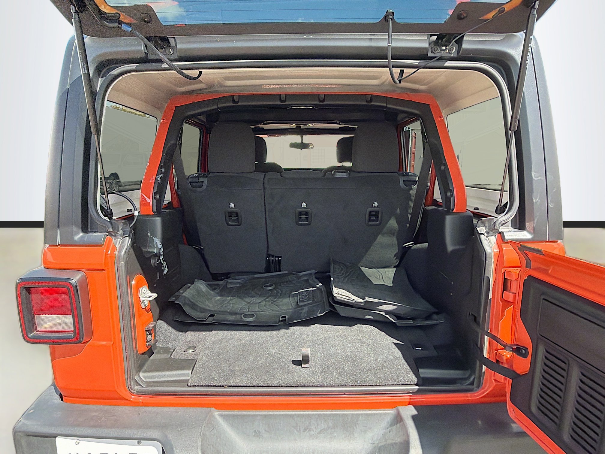 Used 2023 Jeep Wrangler Sport S image 12