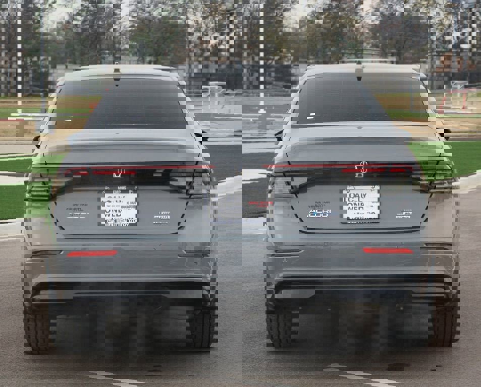 Used 2023 Honda Accord Touring image 3