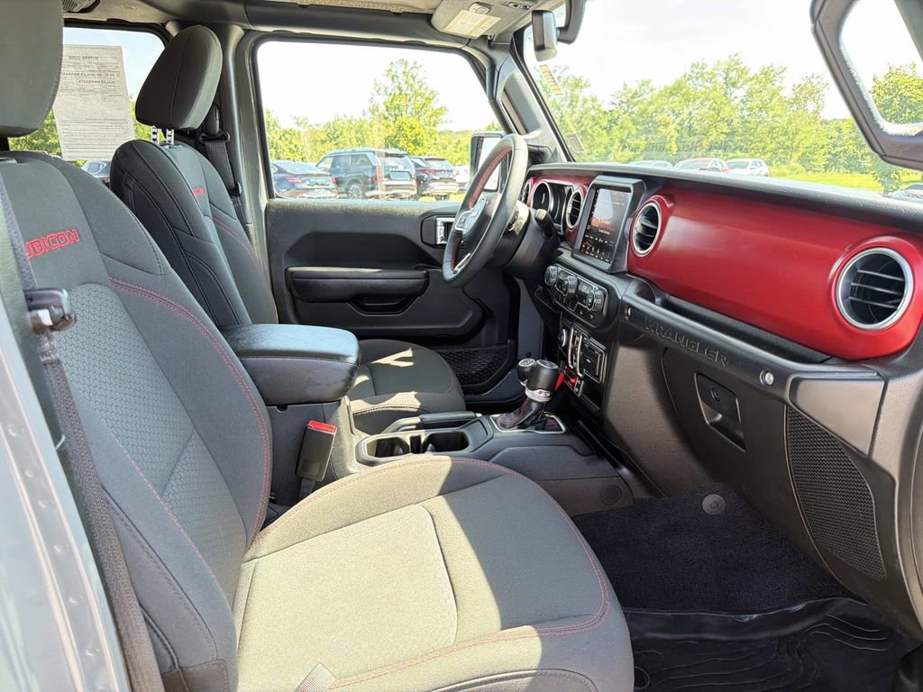 Used 2023 Jeep Wrangler Unlimited Rubicon AWD/4WD image 27