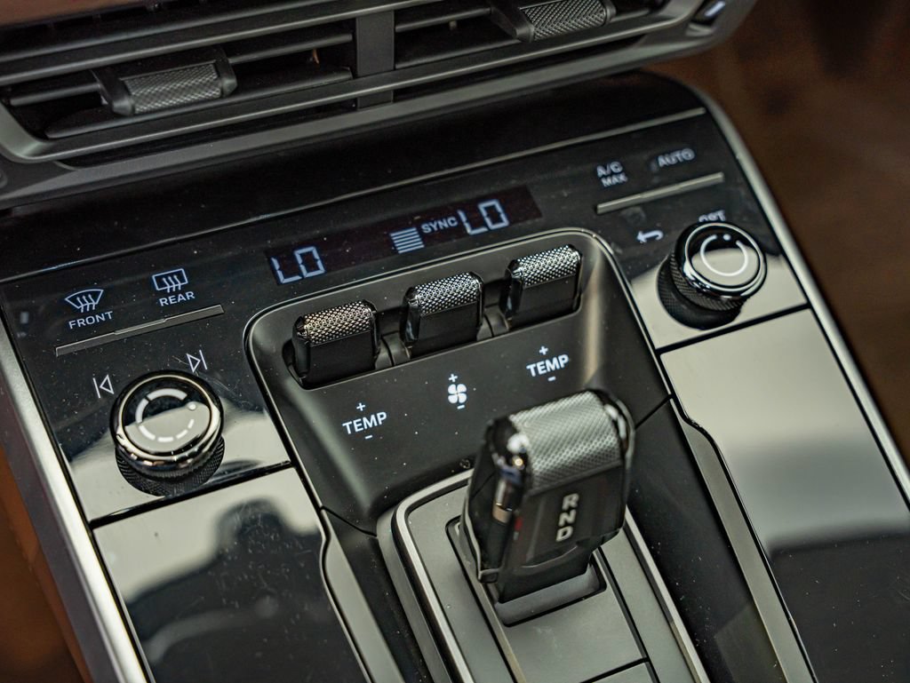Certified 2021 Porsche 911 Turbo S AWD/4WD image 46