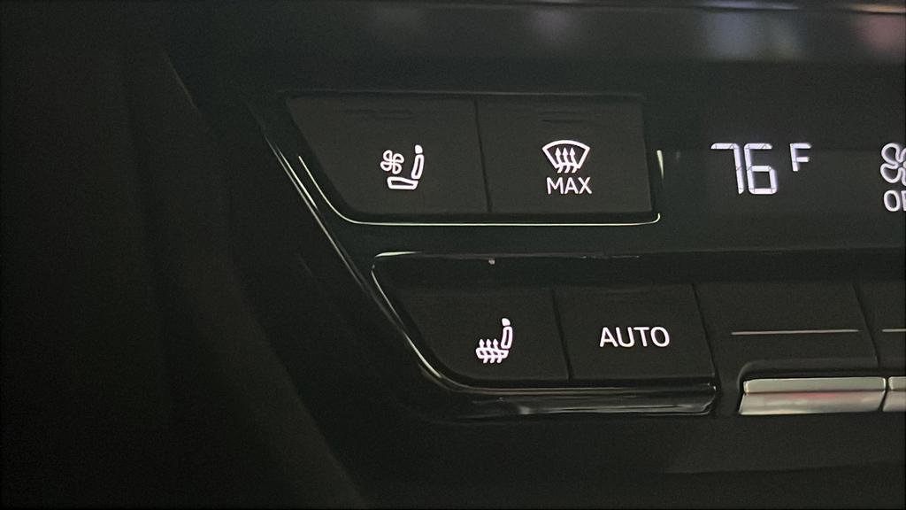 Used 2022 Audi e-tron GT Prestige w/ Prestige Package AWD/4WD image 25