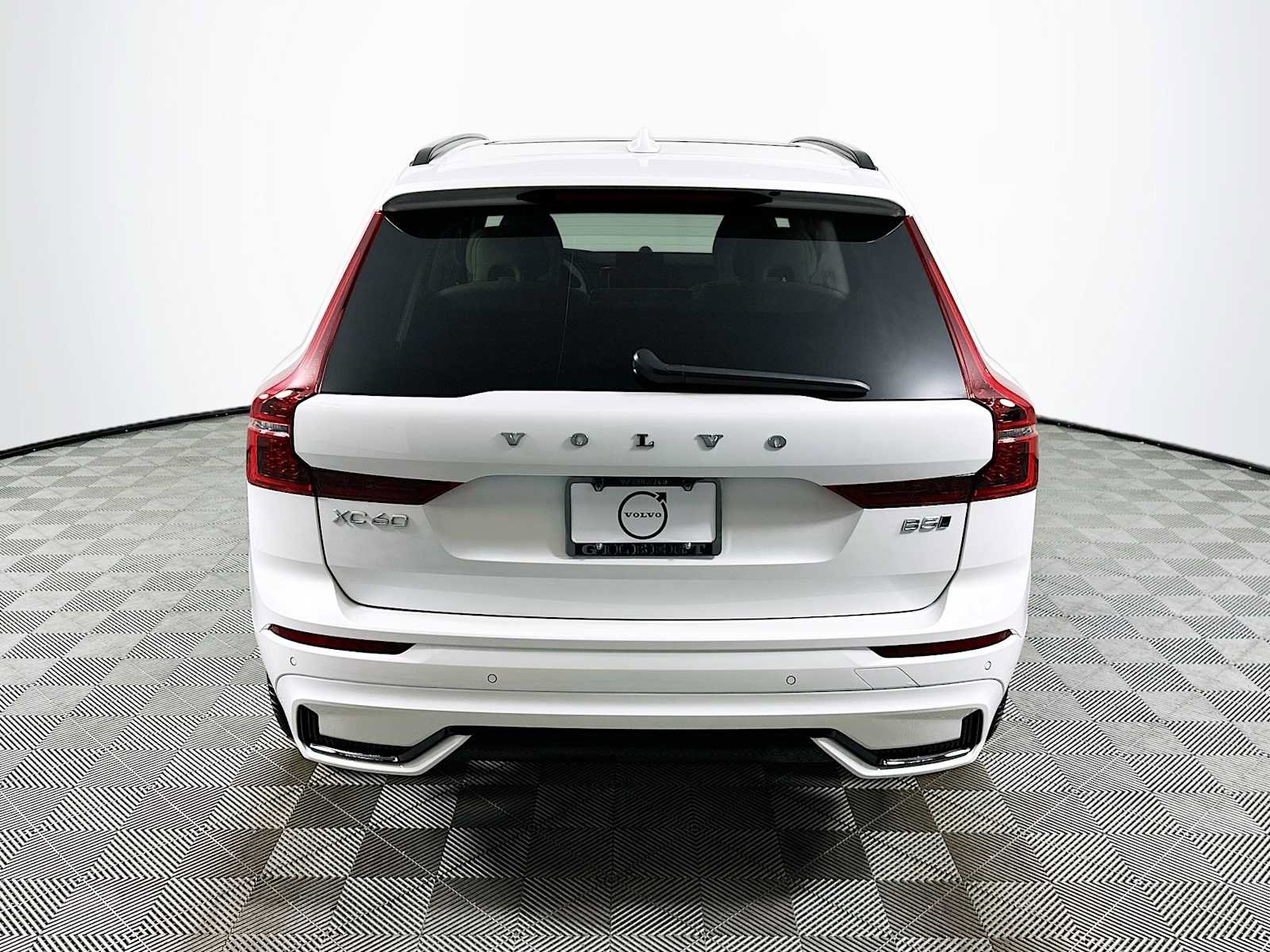 New 2026 Volvo XC60 B5 Ultra w/ Climate Package PRO AWD/4WD image 6