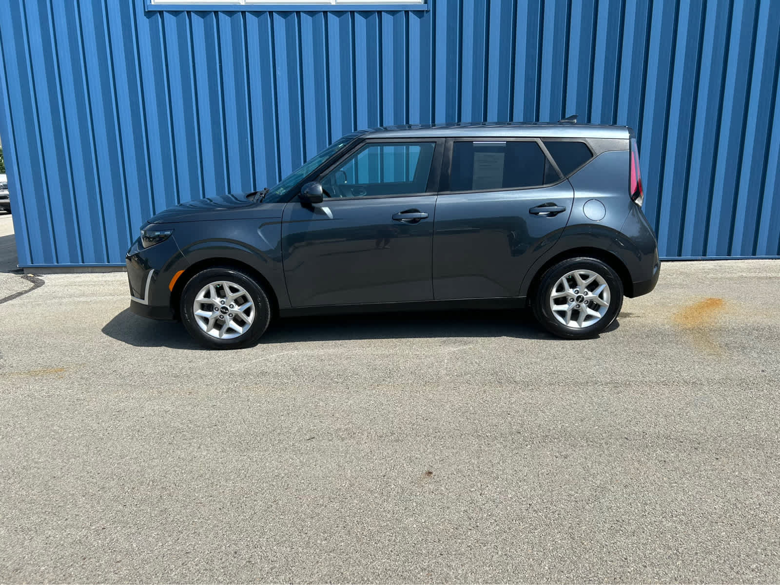 Used 2023 Kia Soul LX w/ LX Technology Package FWD image 14