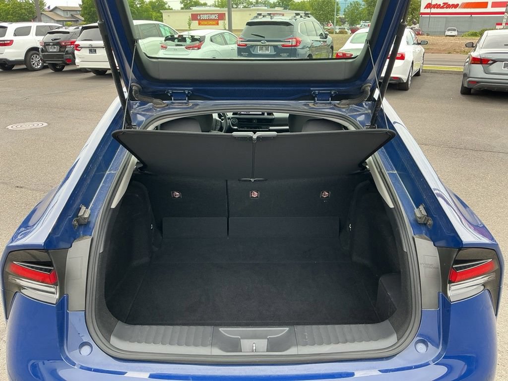 Used 2025 Toyota Prius LE FWD image 21