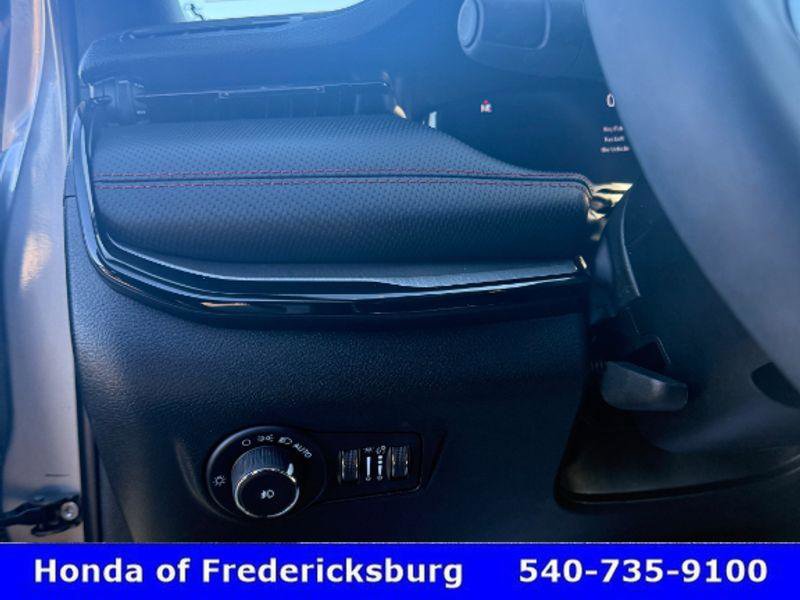 Used 2023 Jeep Compass Trailhawk w/ Trailhawk Elite Group image 27