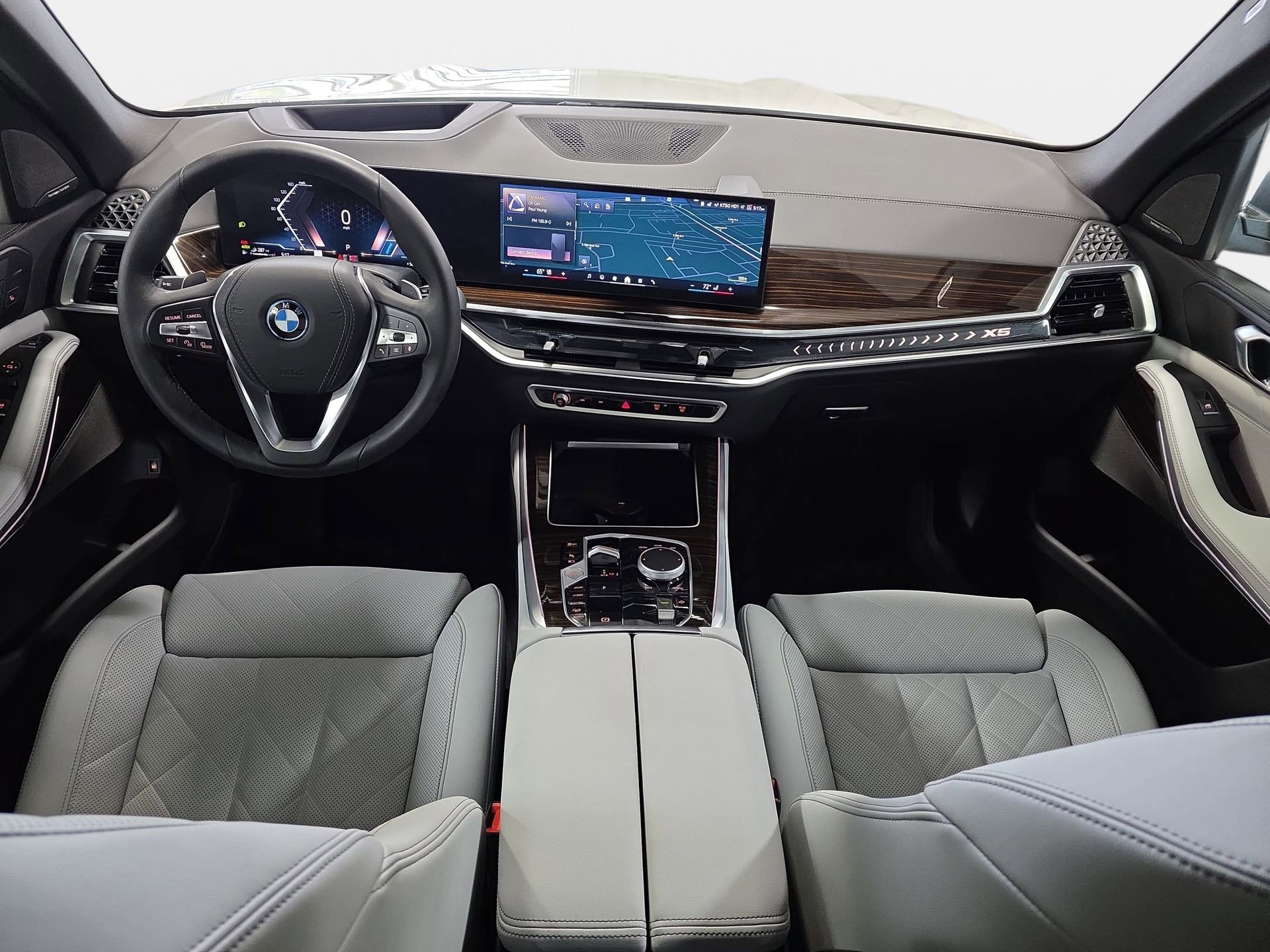 Used 2026 BMW X5 xDrive50e w/ Climate Comfort Package image 9