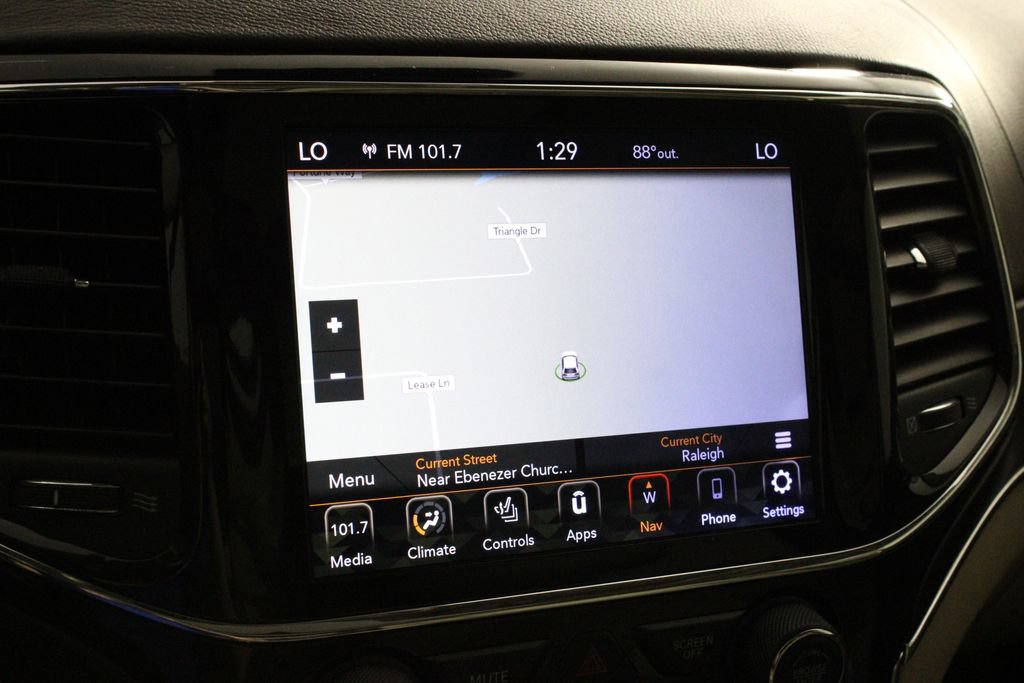 Used 2021 Jeep Grand Cherokee Overland AWD/4WD image 37