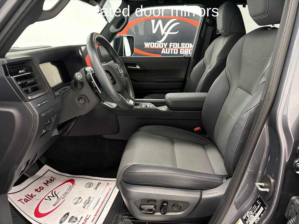 Used 2025 Lexus GX 550 AWD/4WD image 13