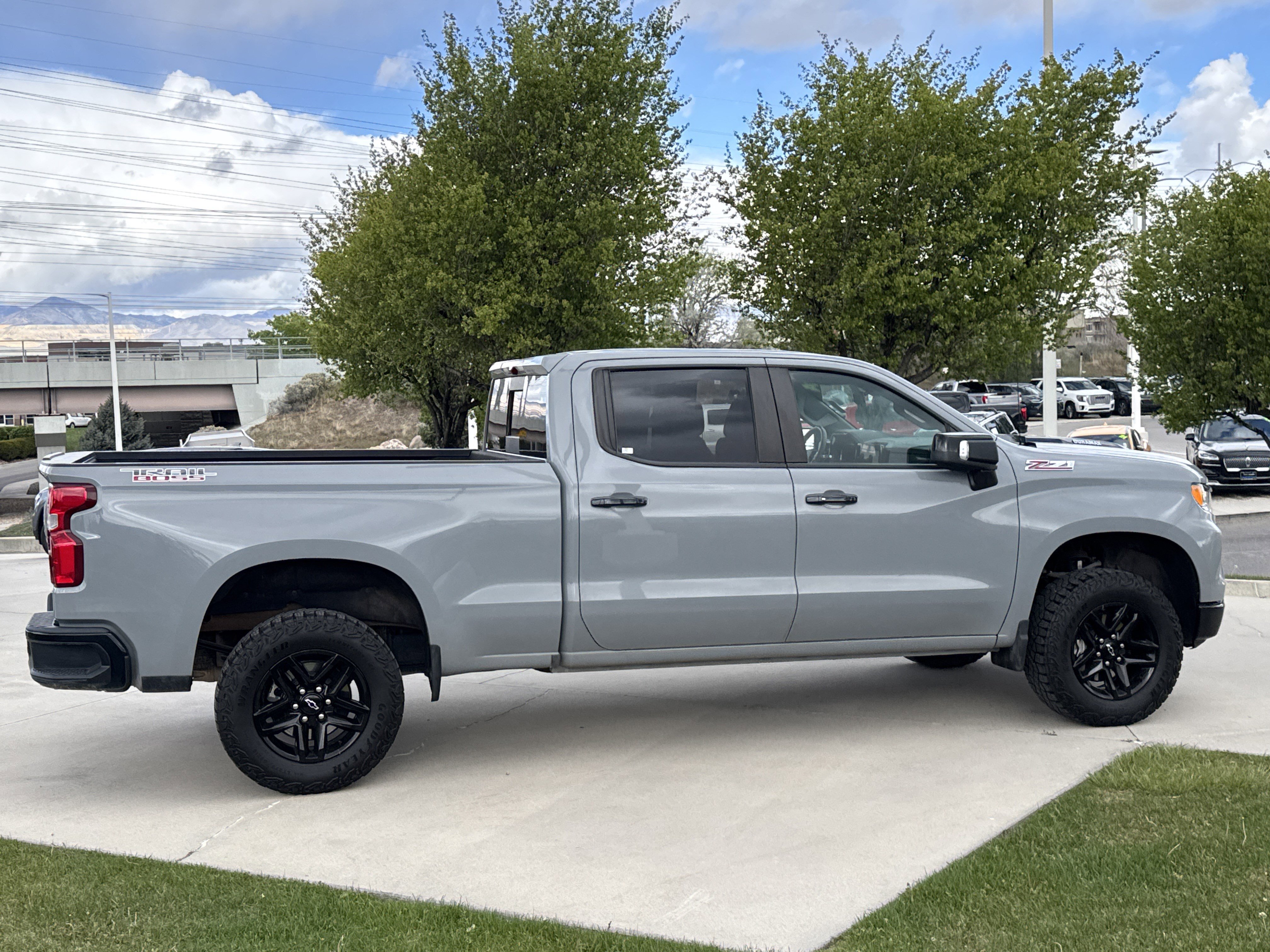 Used 2024 Chevrolet Silverado 1500 LT Trail Boss w/ Convenience Package II AWD/4WD image 6