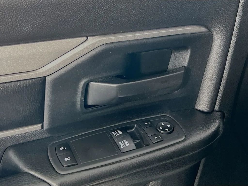 Used 2021 RAM 3500 Tradesman image 17