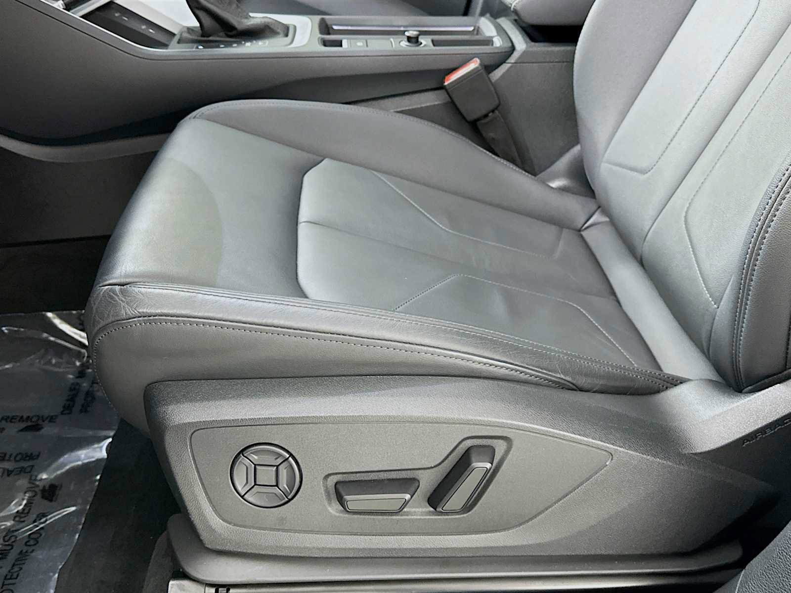 Certified 2024 Audi Q3 2.0T Premium w/ Convenience Package image 17