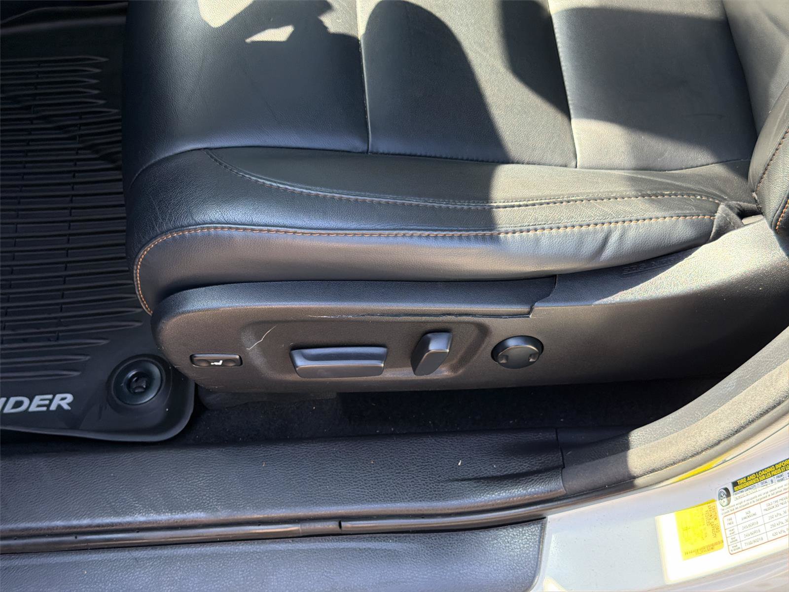 Used 2018 Toyota Highlander XLE AWD/4WD image 25
