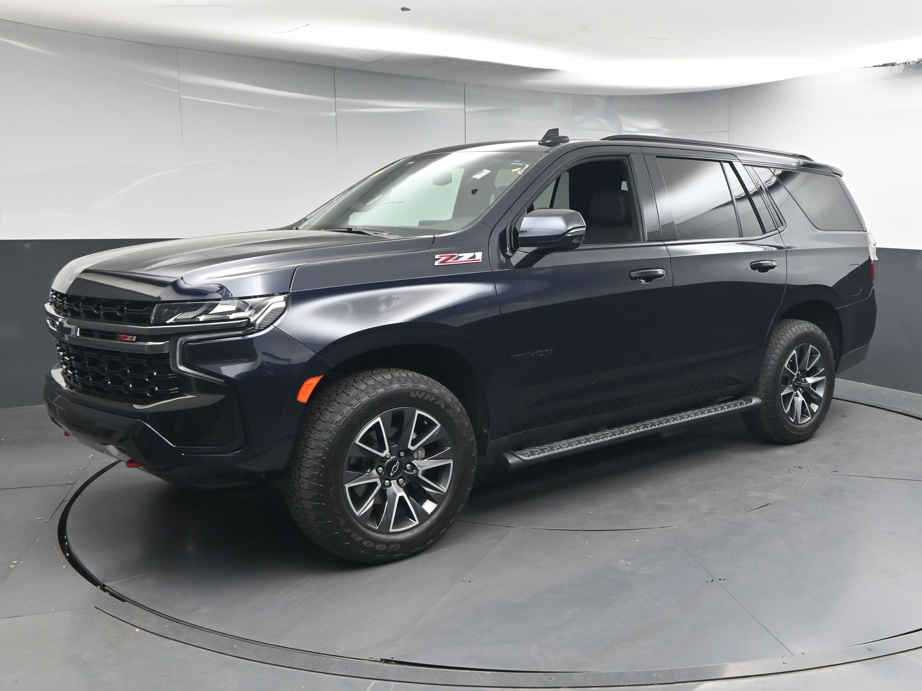 Used 2021 Chevrolet Tahoe Z71 w/ Luxury Package image 4