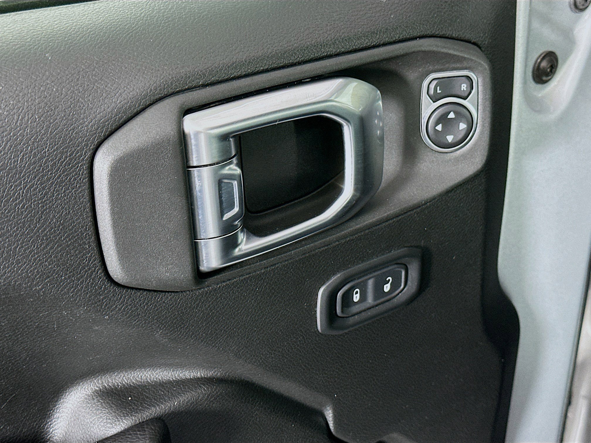 Used 2022 Jeep Wrangler Unlimited Sport AWD/4WD image 15