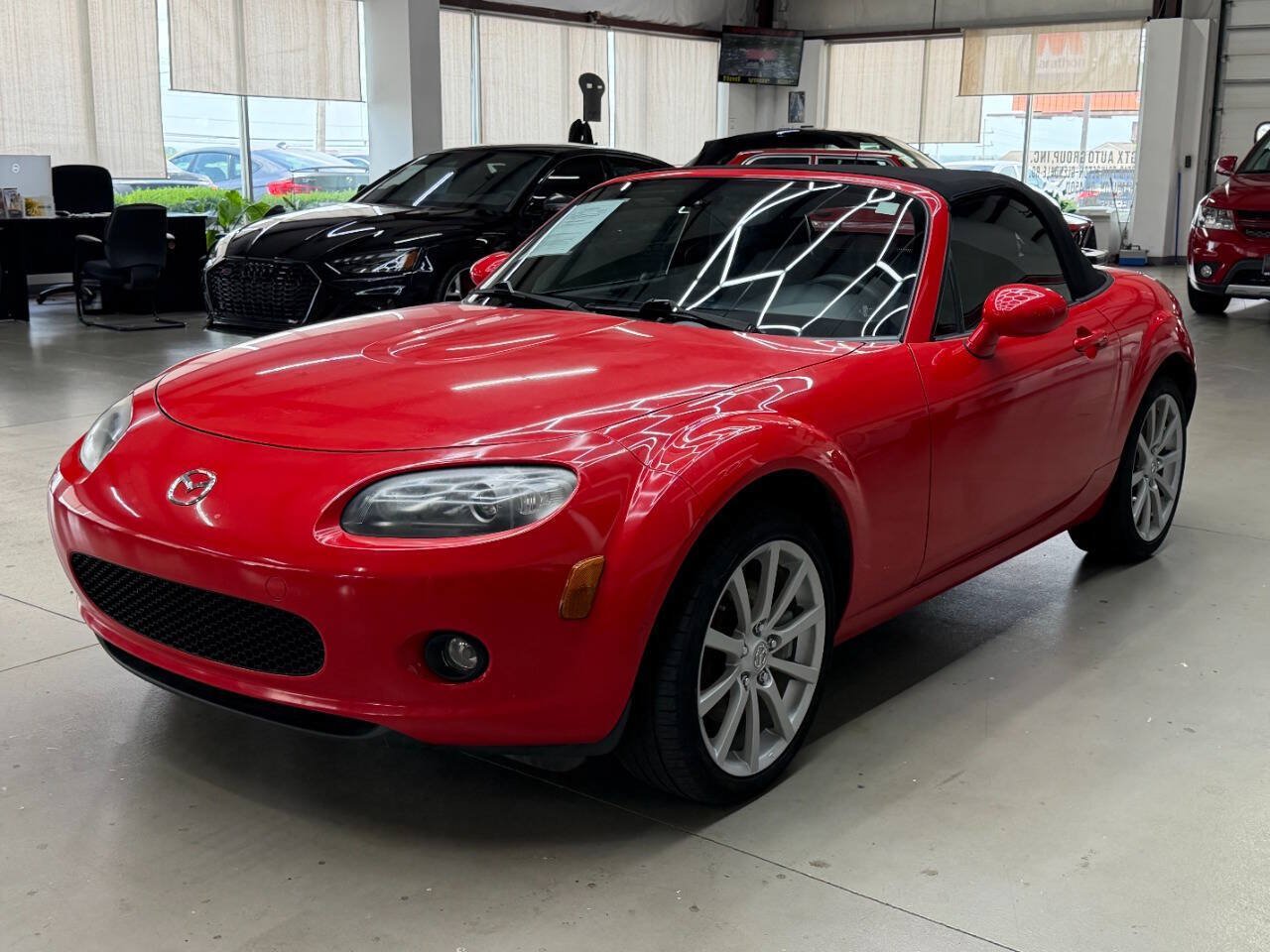 Used 2007 MAZDA MX-5 Miata Touring RWD image 5